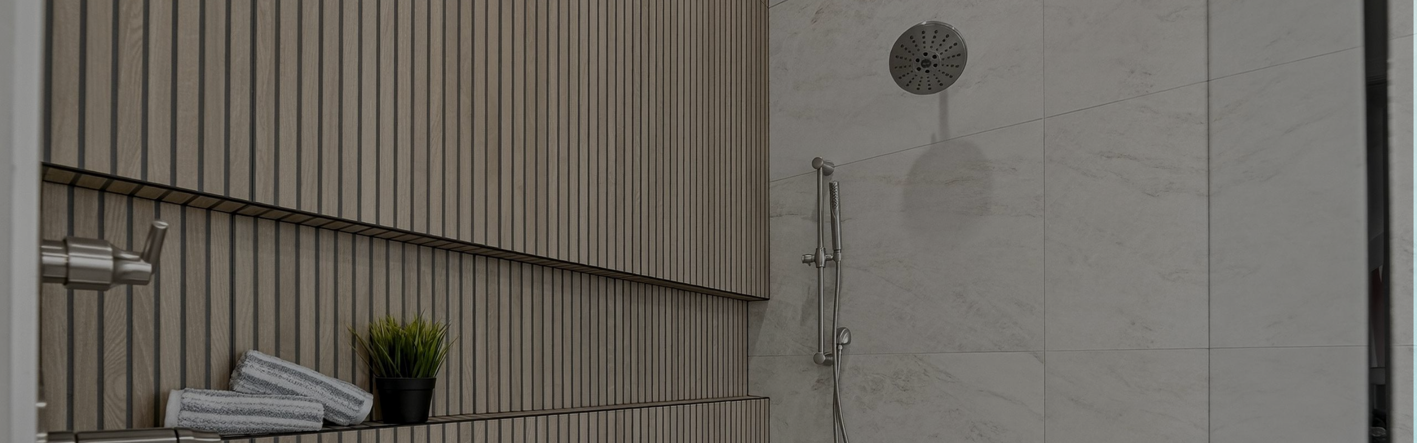 barrier-free shower with reeded wood wall with wall to wall shower niche in Tampa, FL