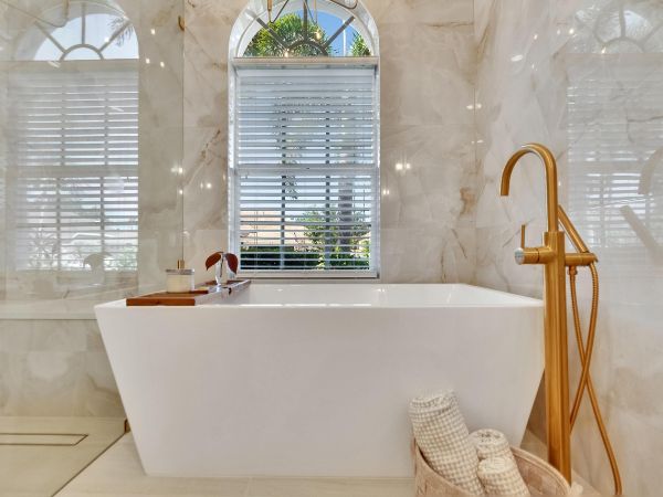 luxury tampa tub